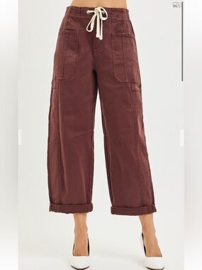110 1B ❤️RISEN HIGH RISE CROP WIDE BARREL CARGO POCKET CUFFED PANTS